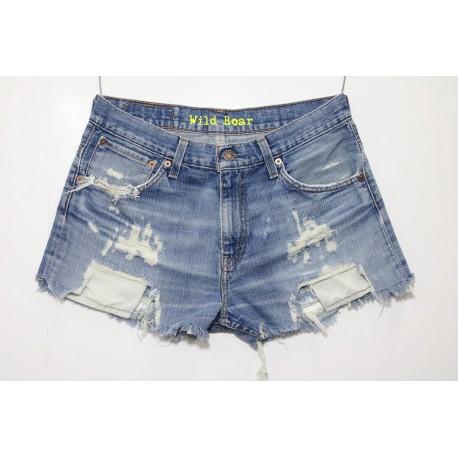 destroyed levi shorts